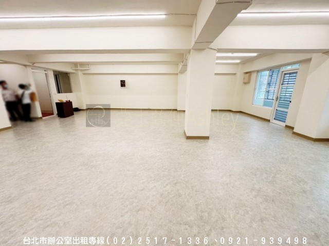 租小巨蛋捷運商圈辦公室.屋況優.有陽台.廁內.使用大-亞士不動產(大曜商仲)(租台北市辦公室)專租台北市中心辦公室 租小巨蛋捷運商圈辦公室.屋況優.有陽台.廁內.使用大 物件照片11