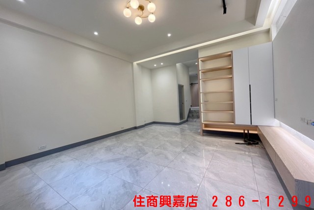 B2民雄埤角市場別墅-一 住商不動產 興嘉店 286-1299 一 買屋賣屋有心最要緊 住商在嘉義 嘉義有興嘉 - B2民雄埤角市場別墅