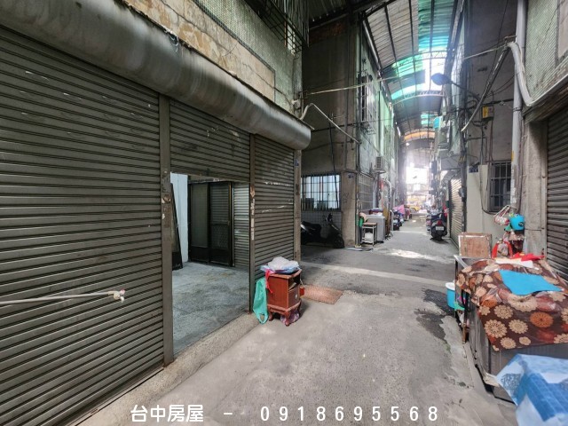 復興路小透天,雙鐵共構,台中火車站,復興路,文心南路,建國南路,大慶火車站,復興路,忠明南路,-台中房屋-0918695568,歡迎來電看屋,台中套房,房屋,房屋仲介,法拍屋,房屋出租,買屋,賣屋,等服務  物件照片02