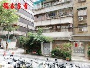 照片房屋-青山鎮、大台北華城【台灣房屋/銷售團隊】北台灣最美的山城！ 總站捷運站旁  收租二樓(五大套房)